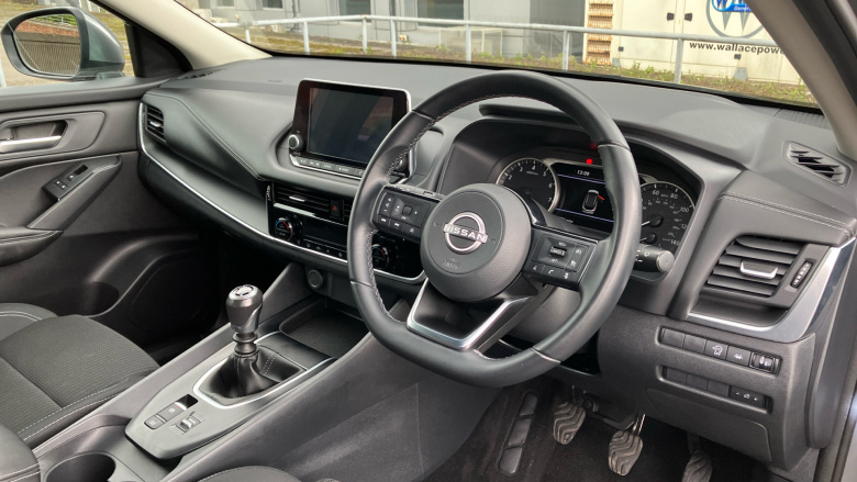 Nissan Qashqai 1.3 DiG-T MH Acenta Premium 5dr Petrol Hatchback